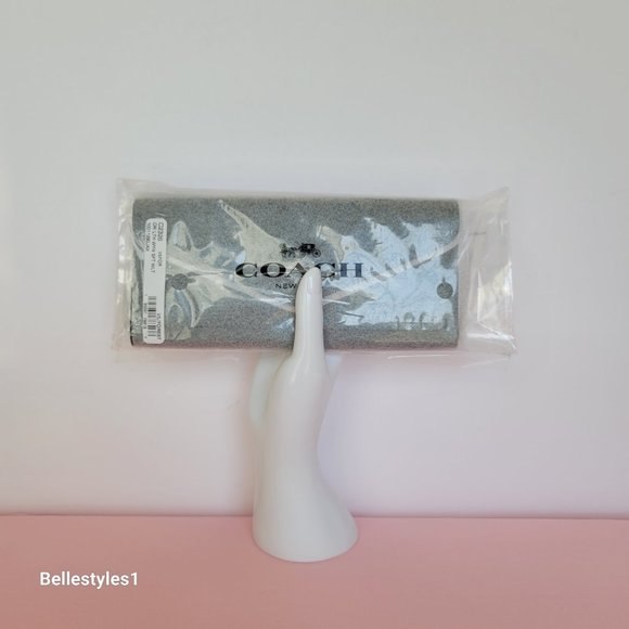 COACH Wyn Envelope Crossgrain Leather Wallet- Forest color 🎈$121. - Picture 16 of 16